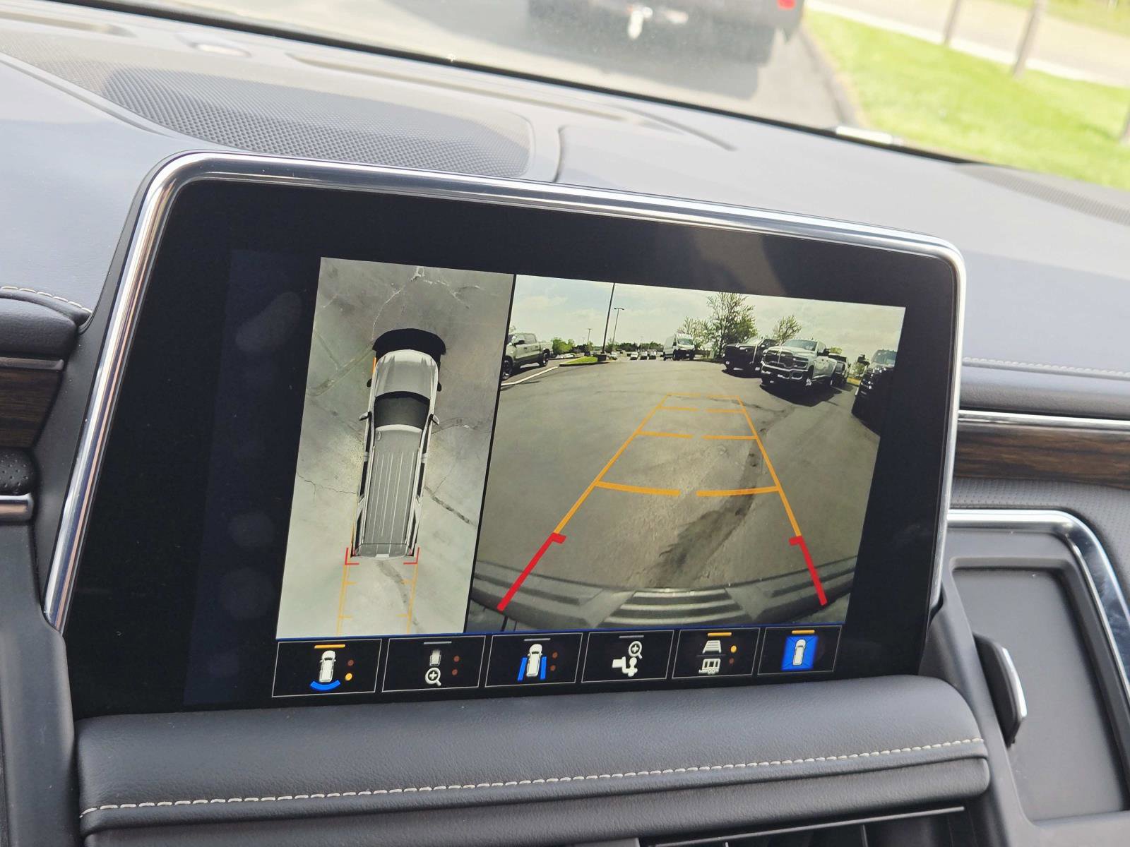 Used 2023 Chevrolet Tahoe Premier w/ Premium Package 2 image 32