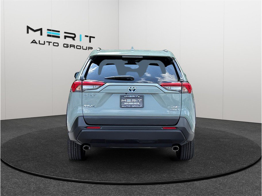 Used 2021 Toyota RAV4 XLE Premium AWD/4WD image 8
