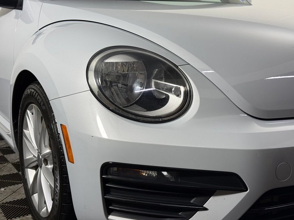 Used 2018 Volkswagen Beetle 2.0T S w/ Style & Comfort Package For S FWD image 7