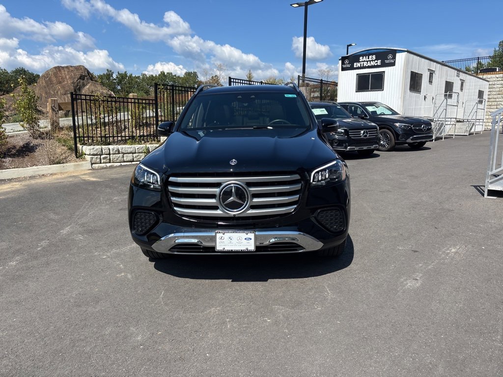 Used 2025 Mercedes-Benz GLS 450 4MATIC image 2