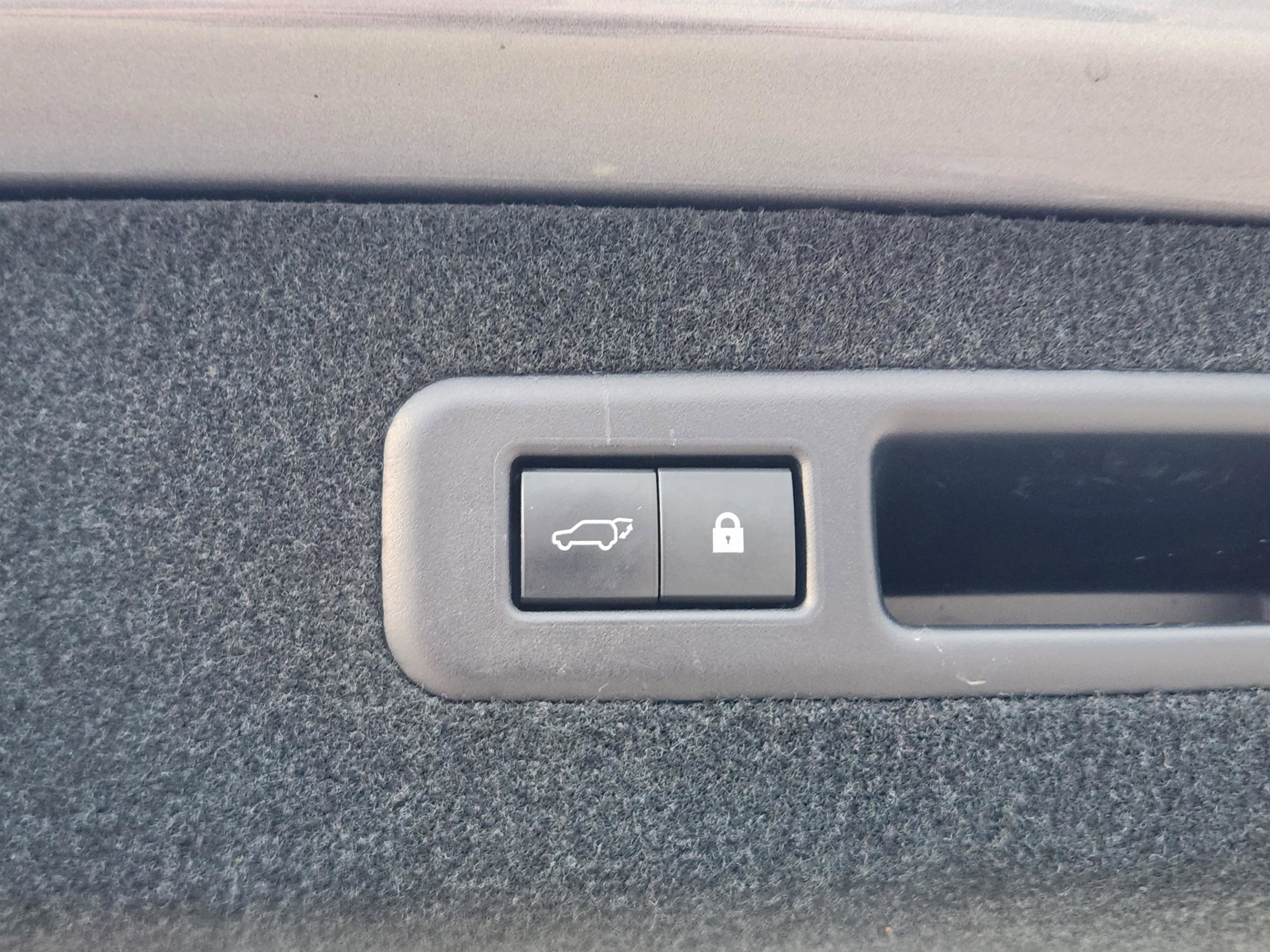 Used 2020 Lexus RX 450hL Luxury w/ Accessory Package image 39