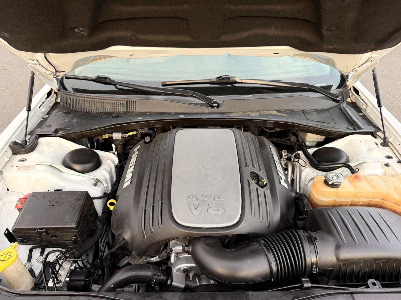 Used 2014 Chrysler 300 C RWD image 49
