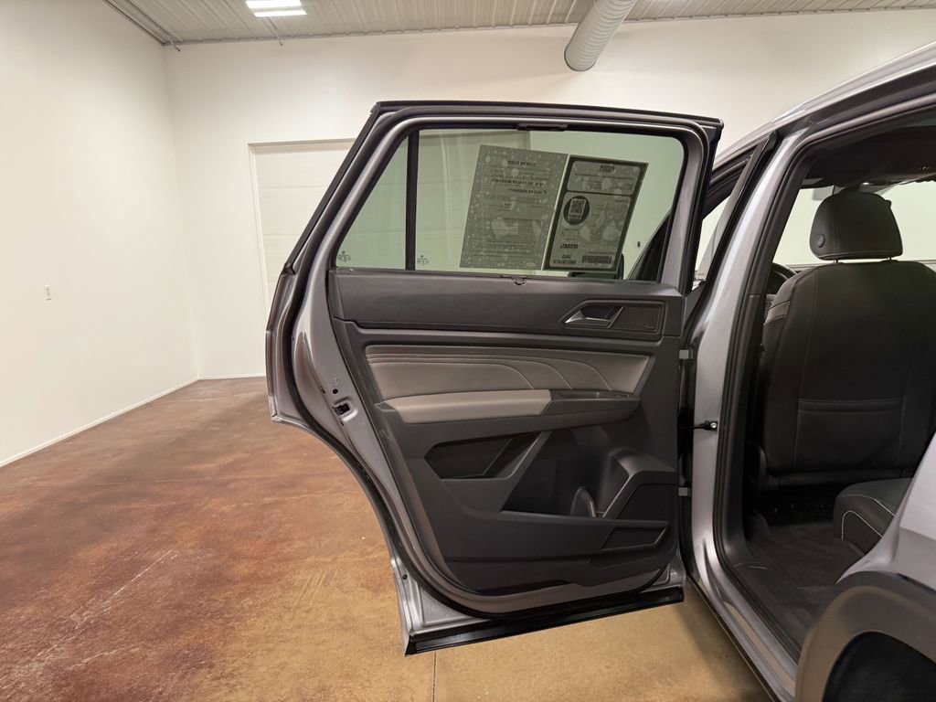 Used 2023 Volkswagen Atlas Cross Sport SEL Premium R-Line image 46