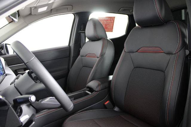 Certified 2026 Nissan Kicks SR FWD image 19