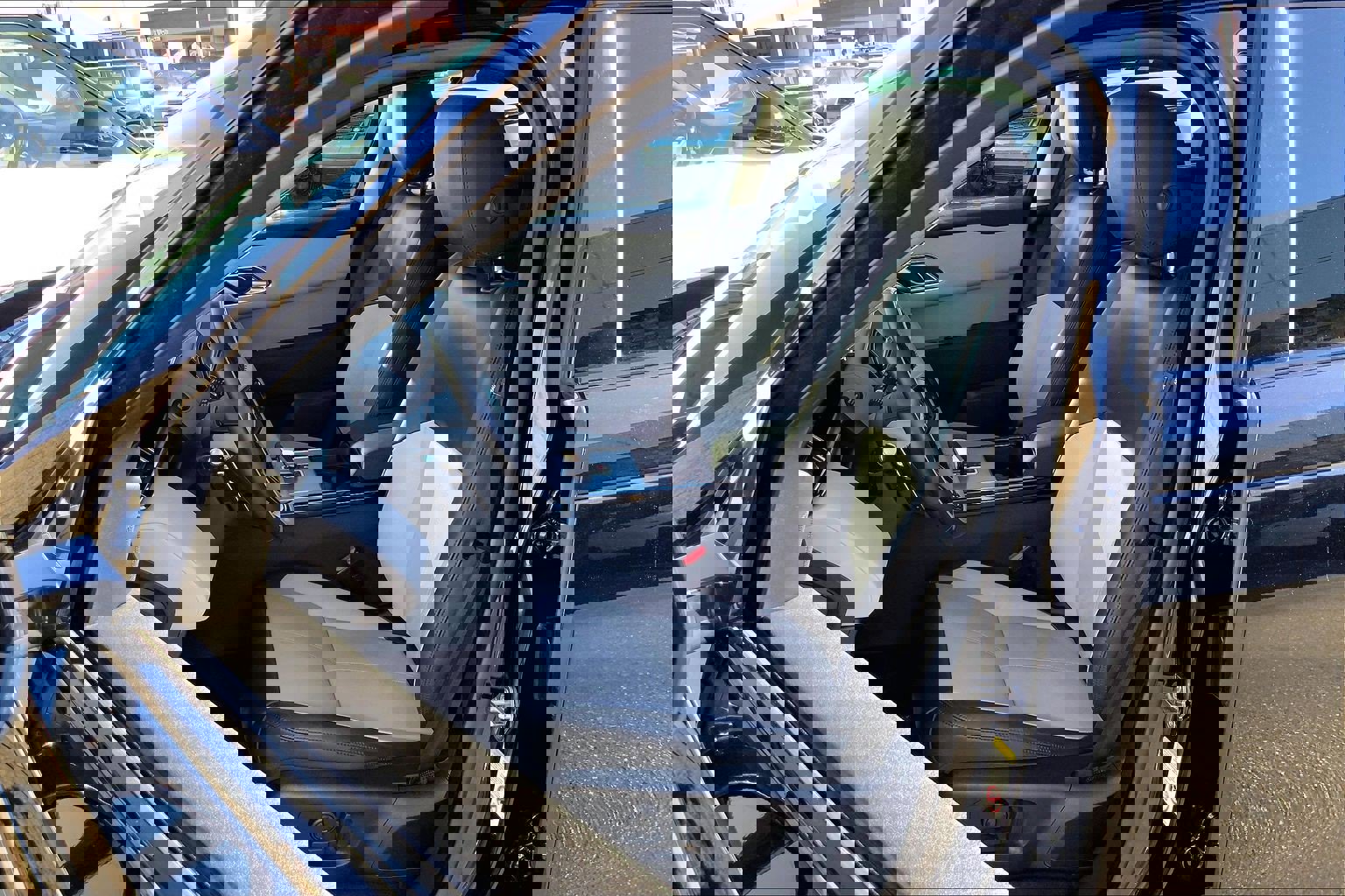 Used 2025 Land Rover Range Rover Velar S image 8