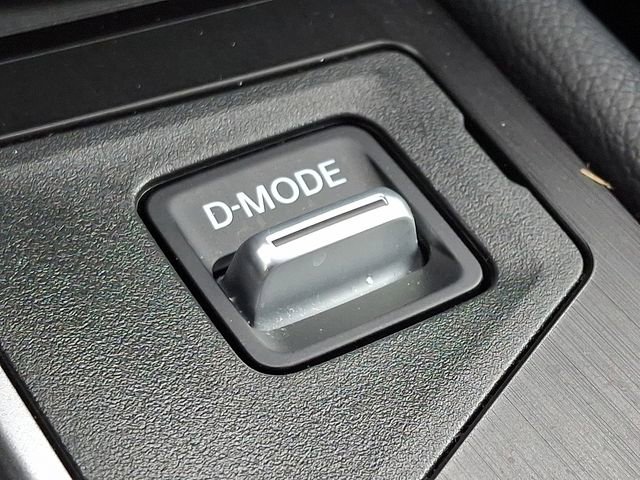 Used 2025 Nissan Kicks SV AWD/4WD image 23