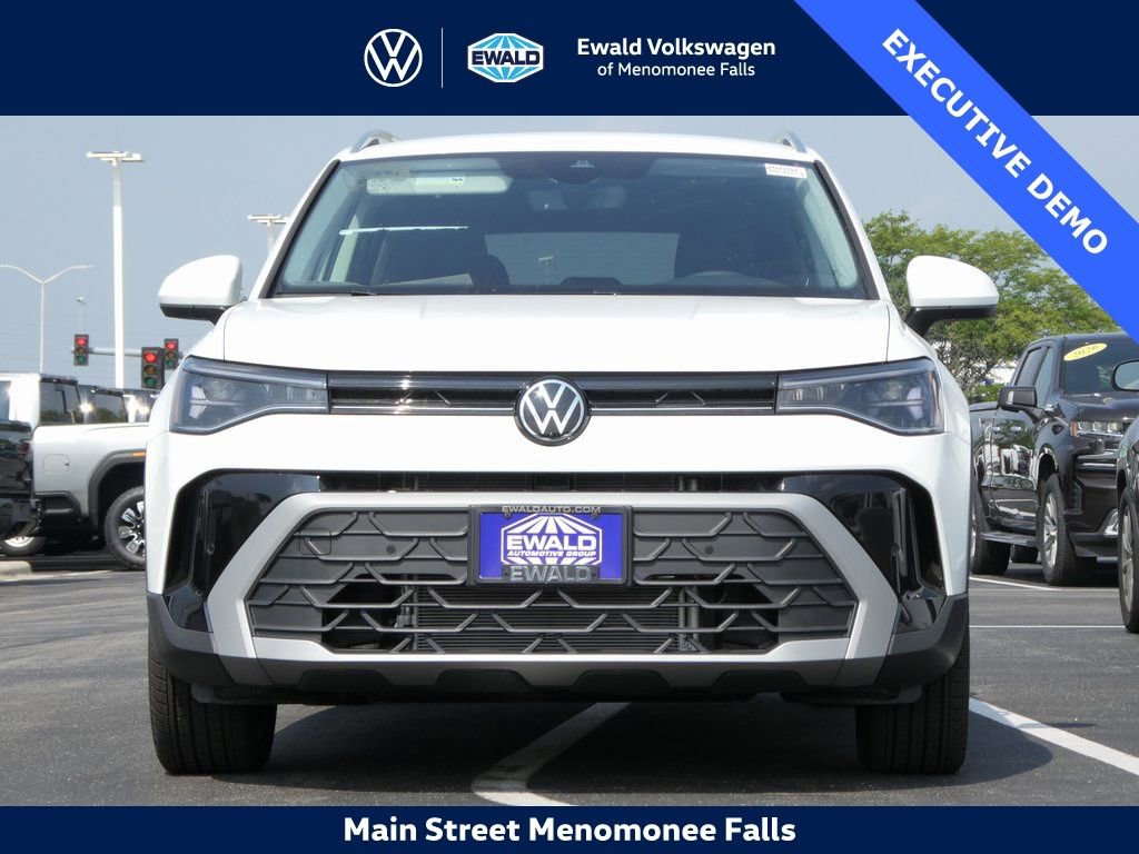Certified 2025 Volkswagen Taos SE image 22