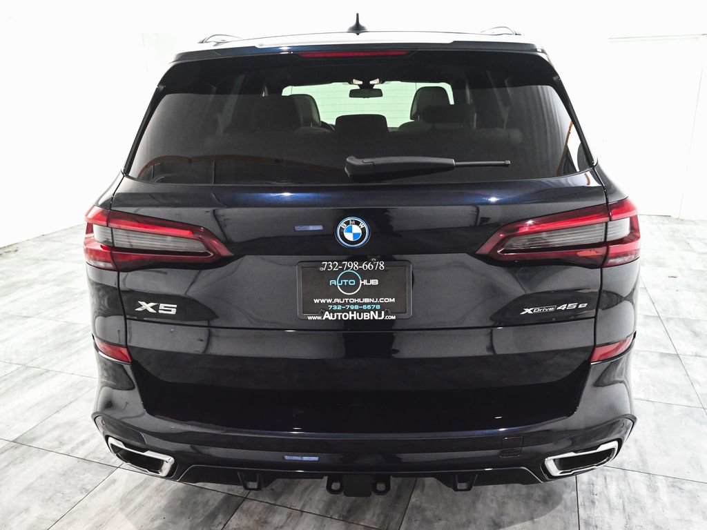 Used 2022 BMW X5 xDrive45e w/ M Sport Package image 5