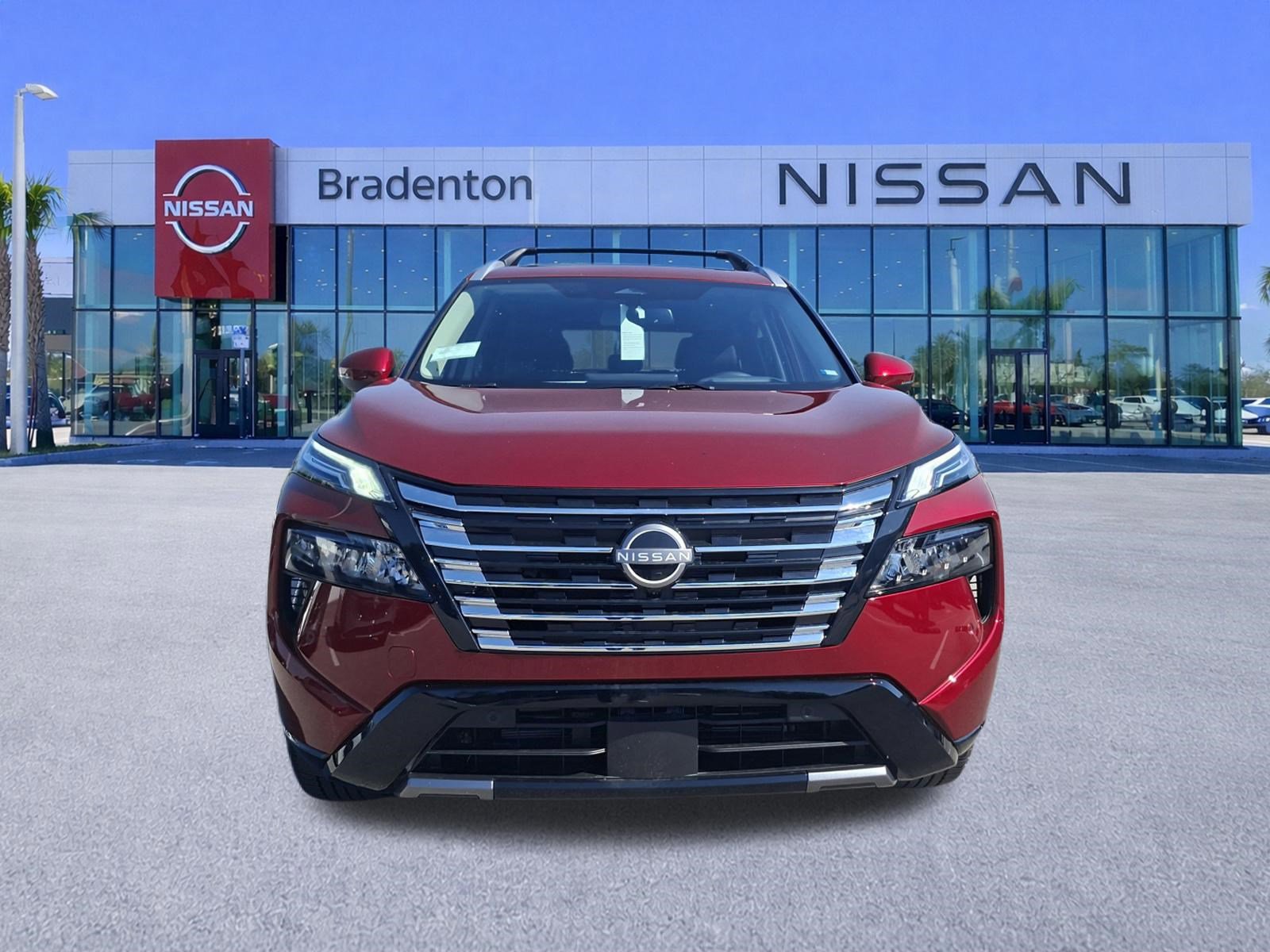 New 2026 Nissan Rogue Platinum image 2