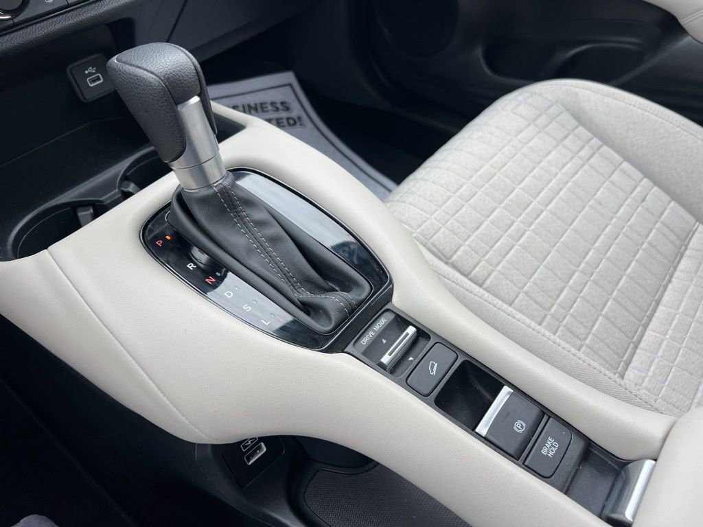Used 2023 Honda HR-V LX image 14