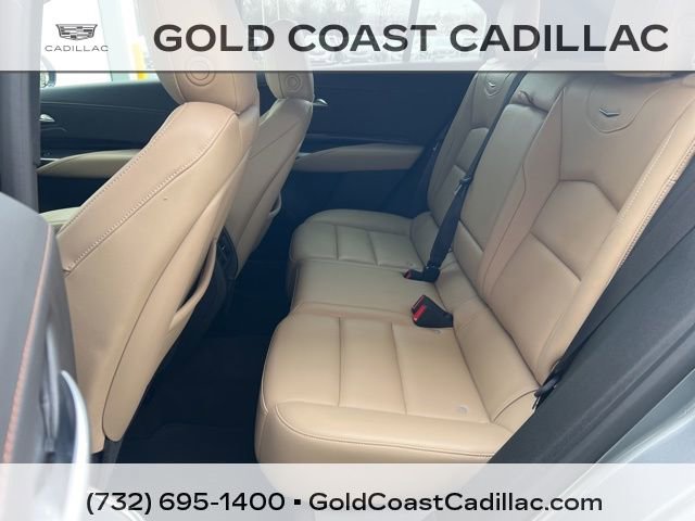Used 2024 Cadillac XT4 Luxury w/ Cold Weather Package FWD image 14