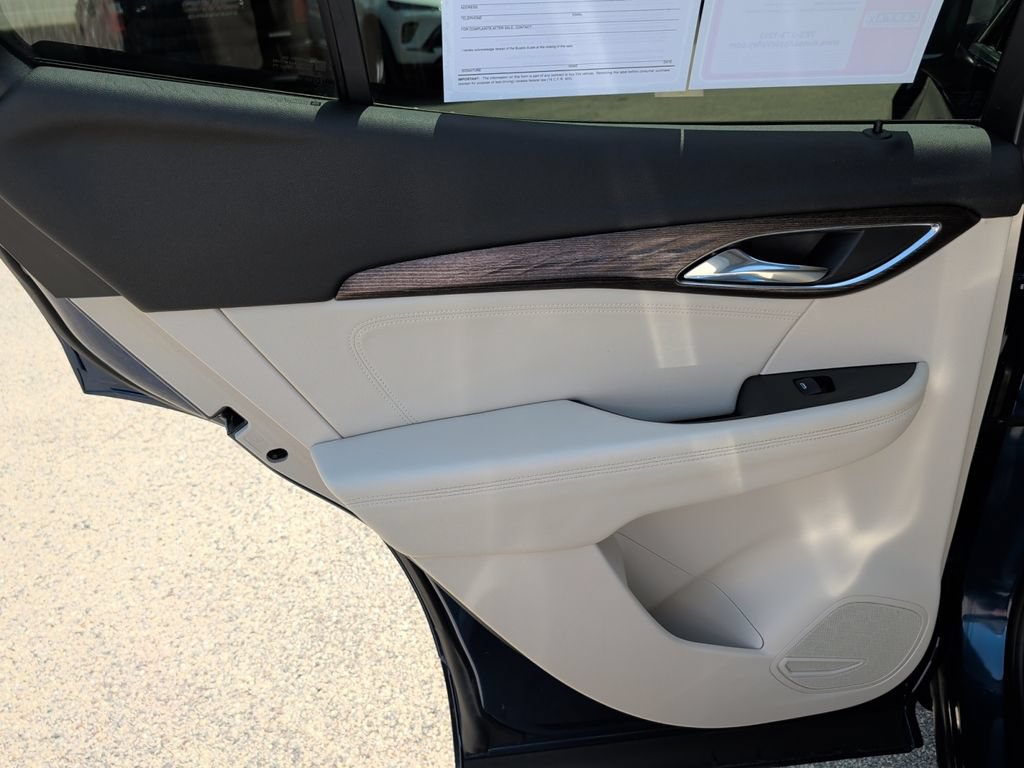 Used 2023 Buick Envision Avenir AWD/4WD image 30