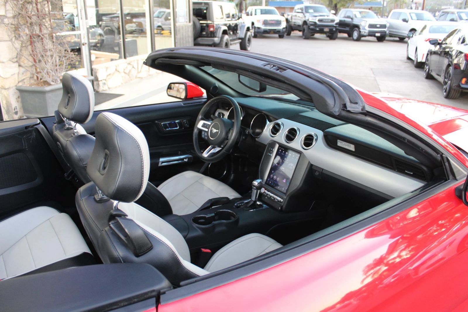 Used 2015 Ford Mustang Premium RWD image 35