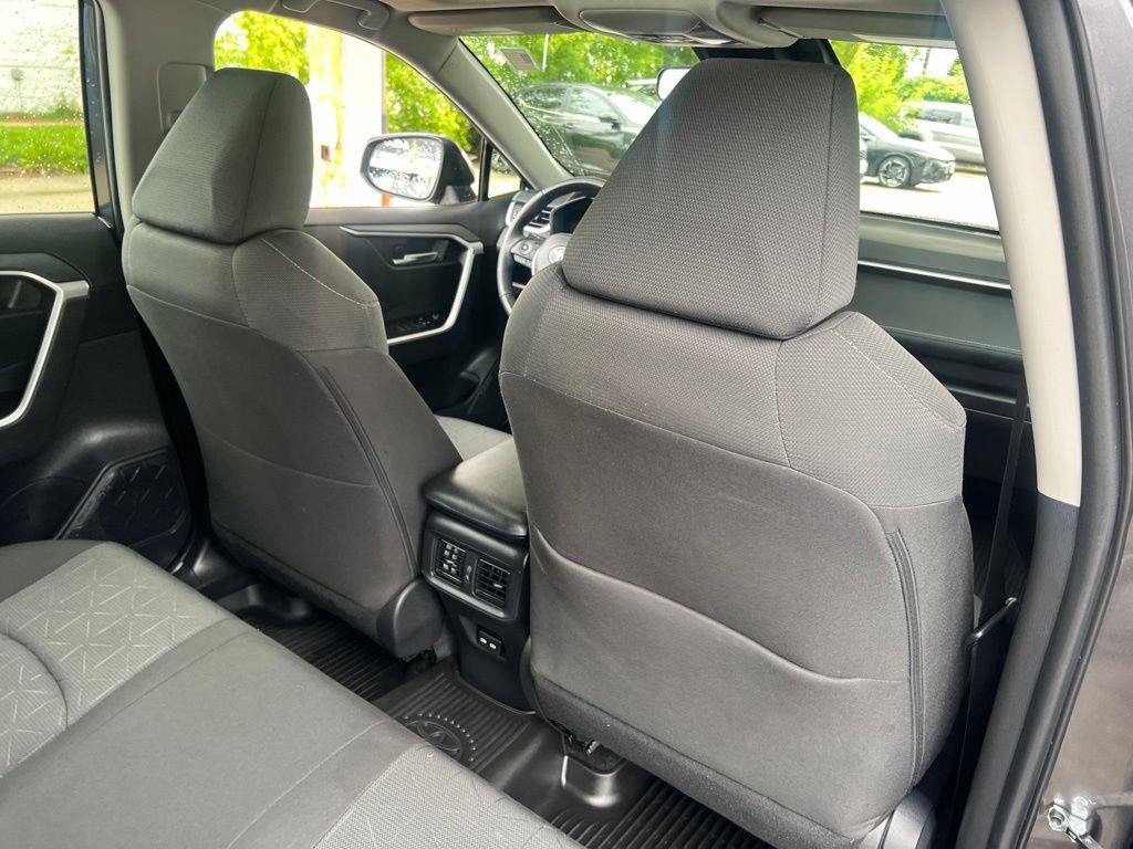 Used 2022 Toyota RAV4 XLE w/ Convenience Package AWD/4WD image 16