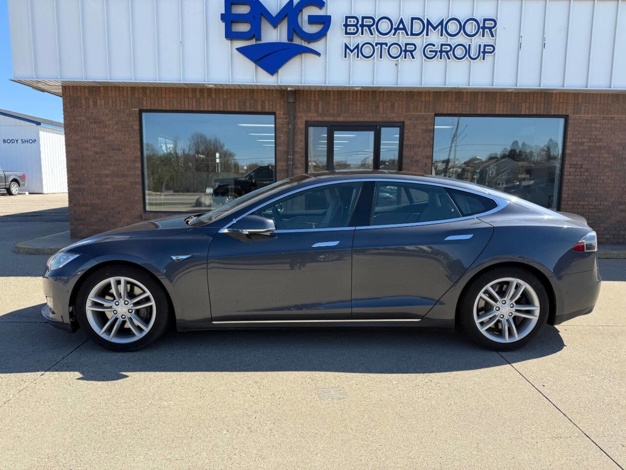 Used 2015 Tesla Model S 85D image 2
