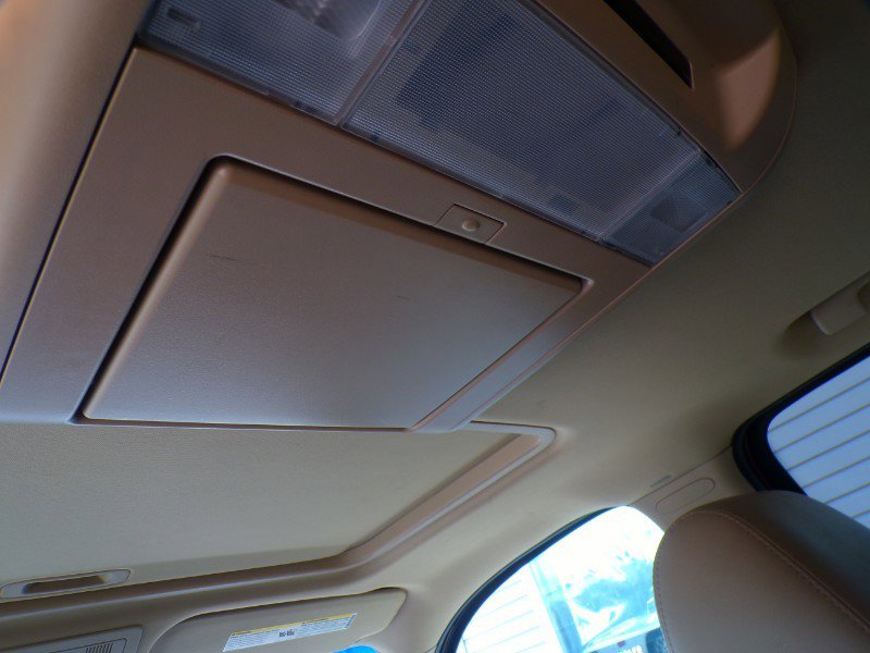 Used 2010 Chevrolet Suburban LTZ image 18