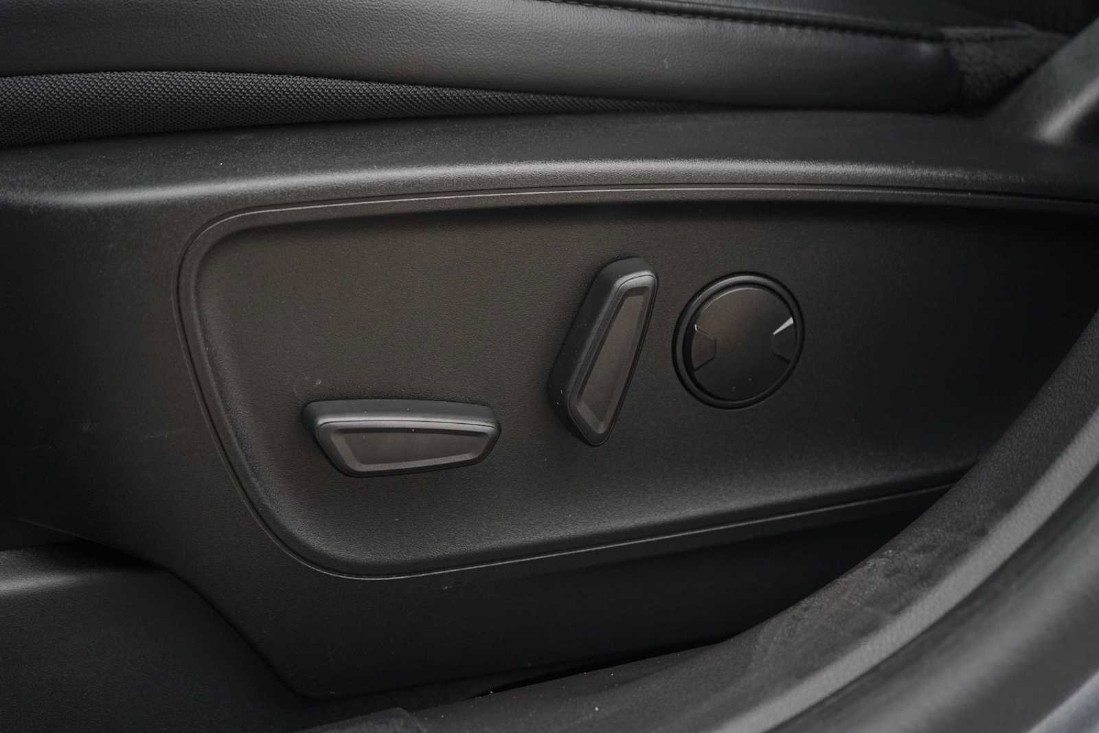 Used 2023 Ford Escape ST-Line w/ Tech Pack #1 FWD image 12