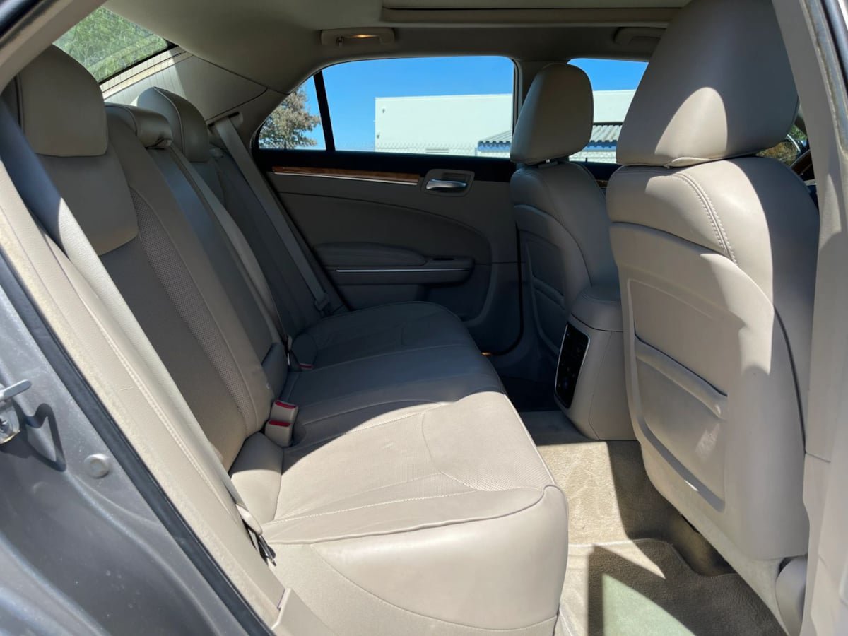 Used 2014 Chrysler 300 C AWD/4WD image 26
