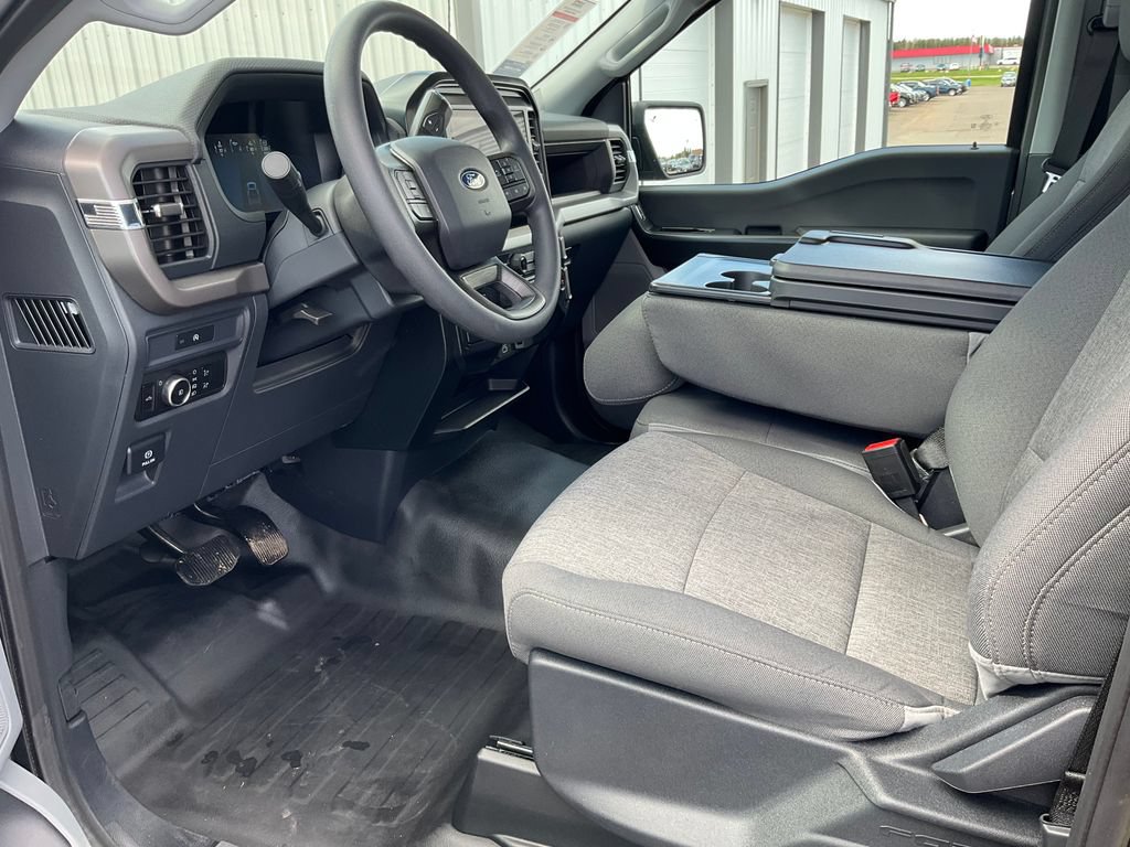 Used 2025 Ford F150 XL w/ Equipment Group 103A High AWD/4WD image 3