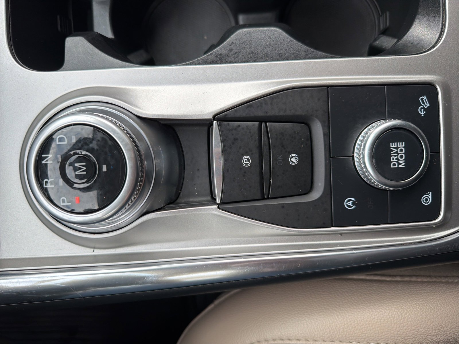 Used 2020 Ford Explorer XLT w/ Equipment Group 202A image 35