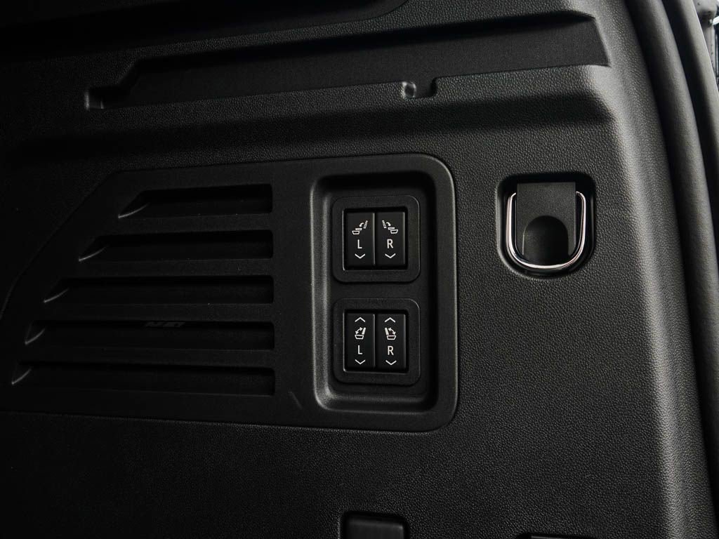 New 2026 Chevrolet Traverse High Country w/ LPO, Floor Liner Package image 9