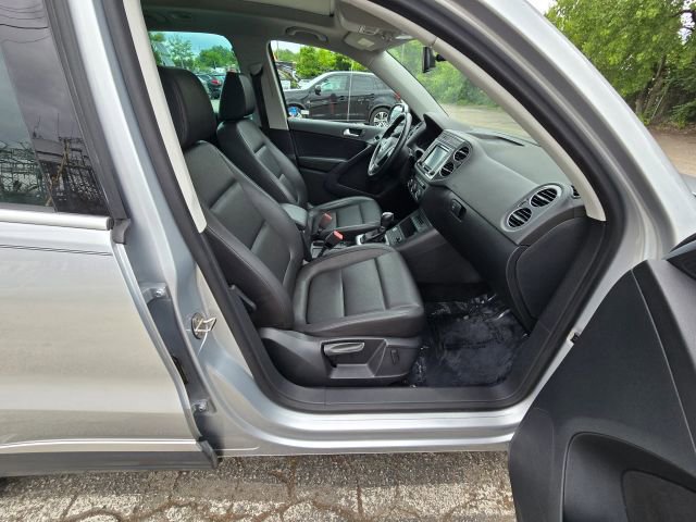 Used 2017 Volkswagen Tiguan Wolfsburg Edition AWD/4WD image 16