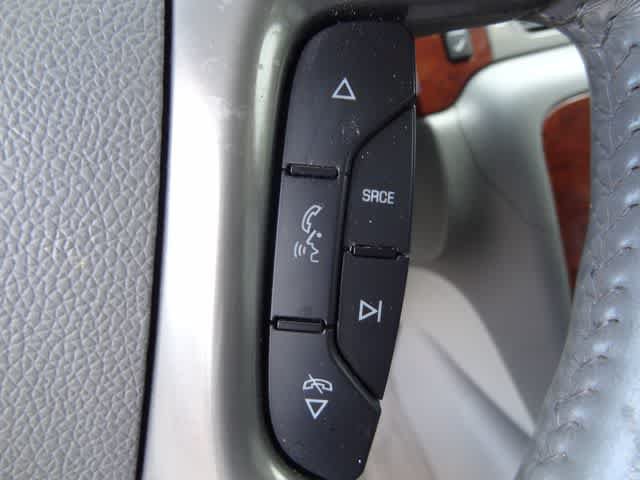 Used 2014 Chevrolet Suburban LT RWD image 20