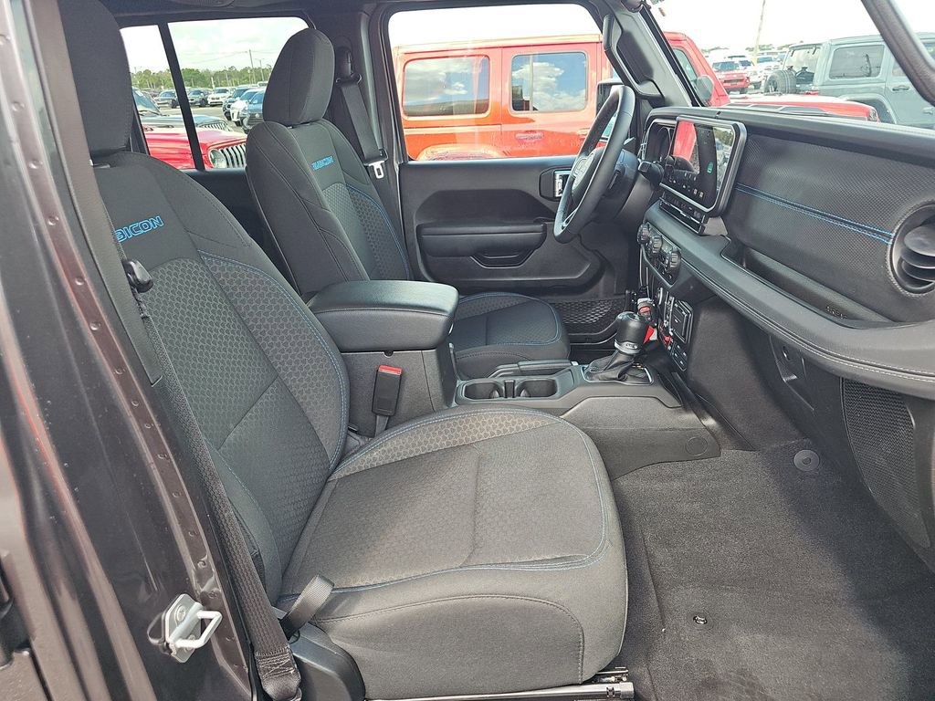 Used 2025 Jeep Wrangler Unlimited Rubicon 4xe w/ Convenience Group image 8