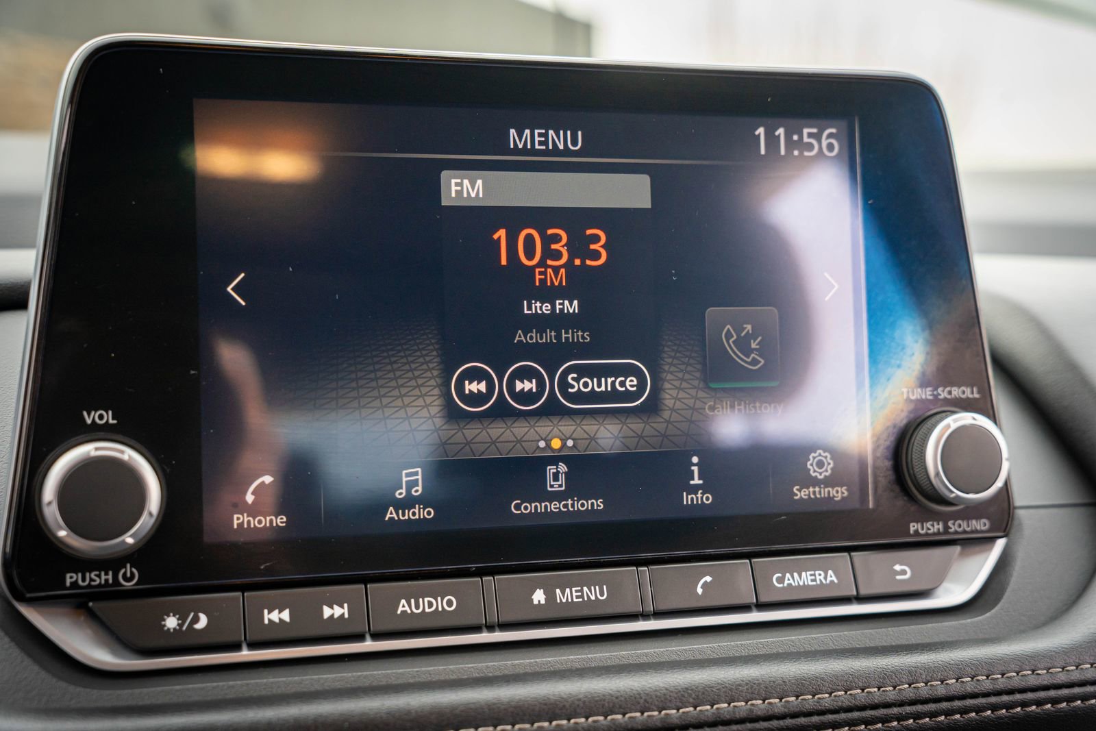 Used 2024 Nissan Rogue S image 24