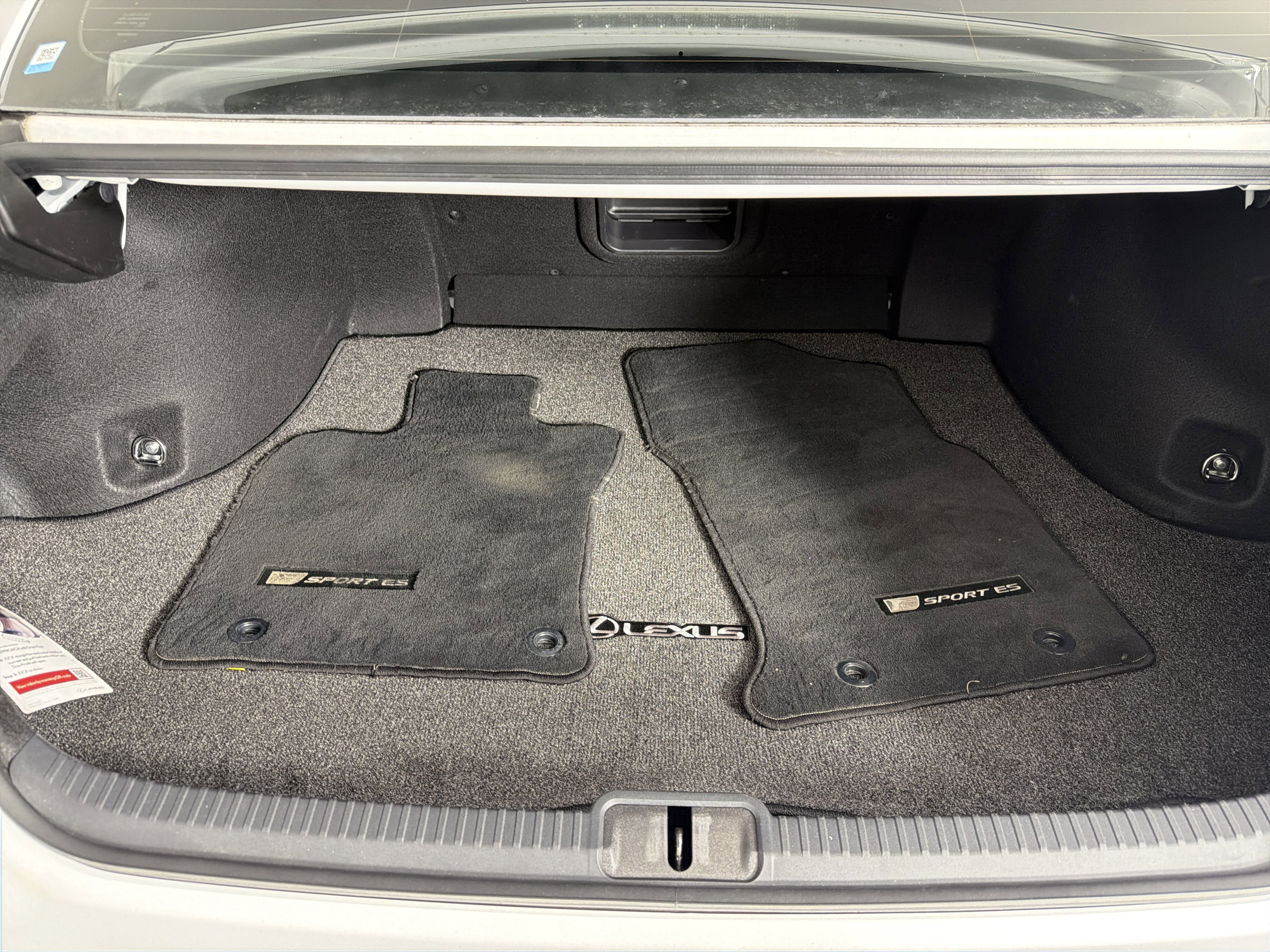 Used 2023 Lexus ES 250 w/ Accessory Package (Z1) AWD/4WD image 24