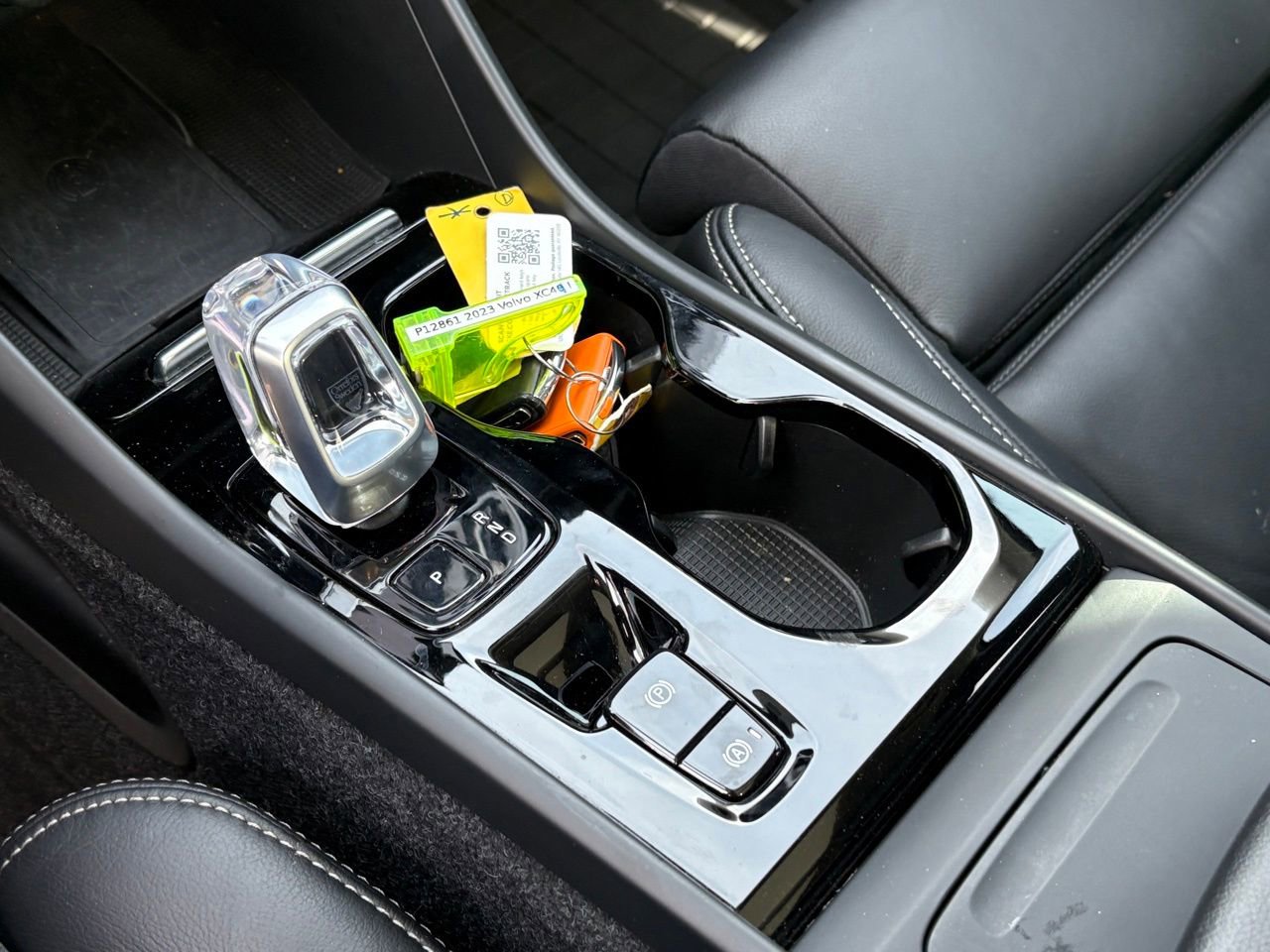 Certified 2023 Volvo XC40 B5 Ultimate w/ Protection Package Premier image 20