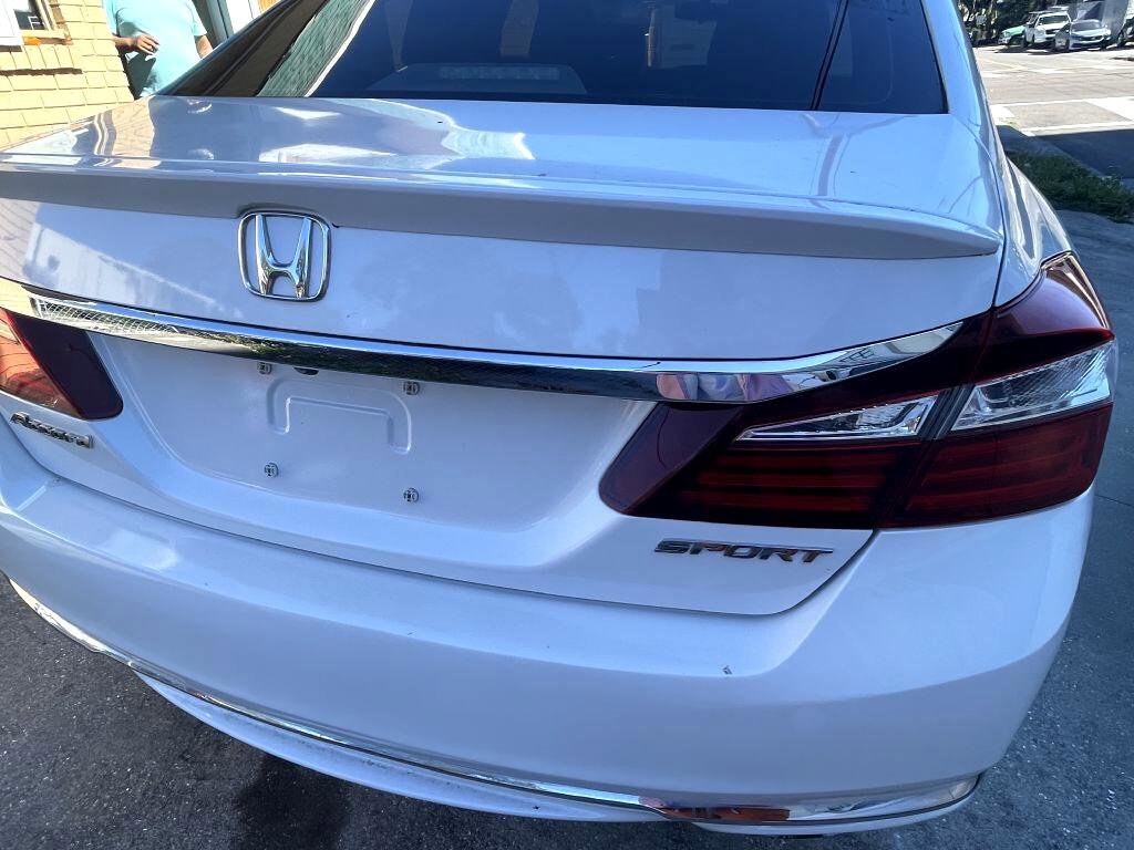 Used 2016 Honda Accord Sport image 19