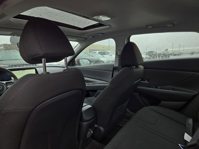 New 2025 Hyundai Elantra SEL image 30