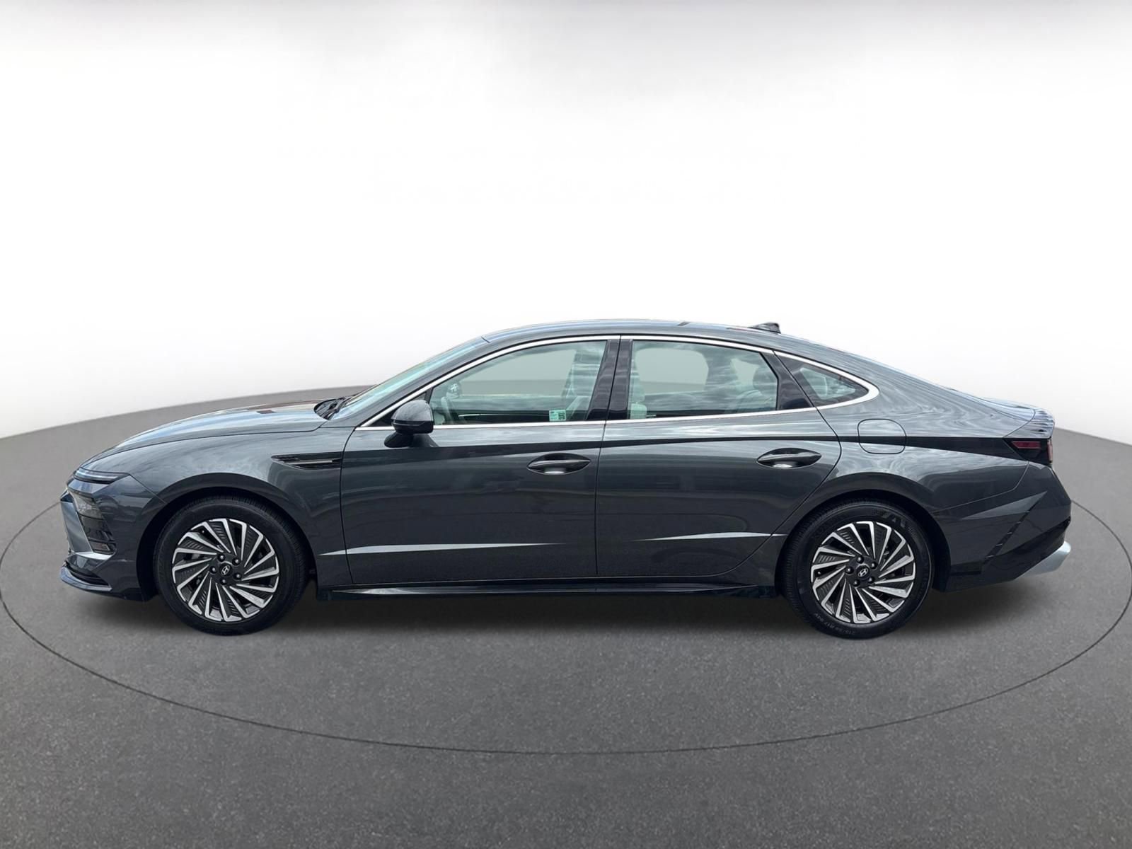 Used 2025 Hyundai Sonata SEL FWD image 8