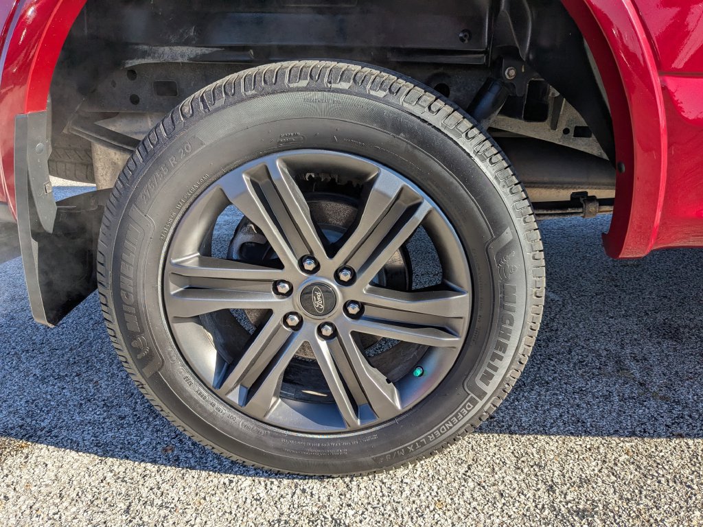 Used 2019 Ford F150 Lariat w/ Equipment Group 502A Luxury AWD/4WD image 18