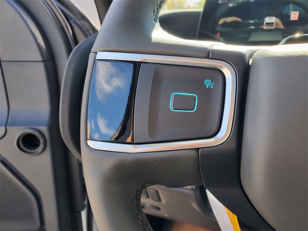 New 2025 Ford Expedition Active image 12