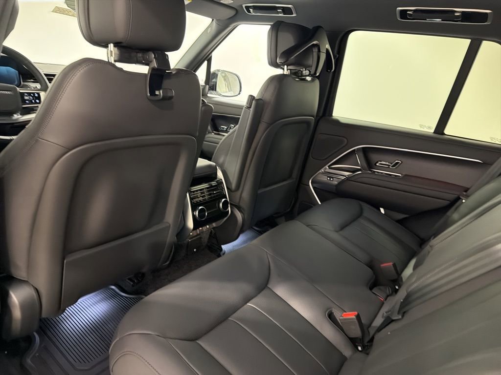 New 2026 Land Rover Range Rover SE image 21