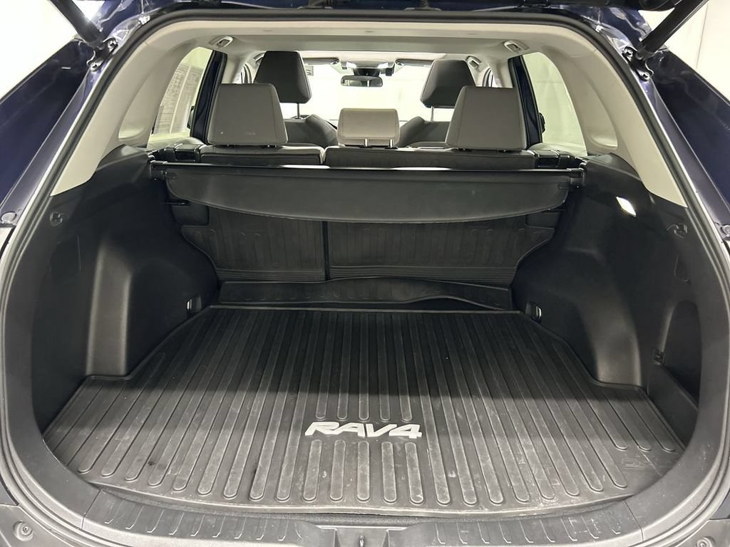 Used 2022 Toyota RAV4 XLE w/ Convenience Package AWD/4WD image 22