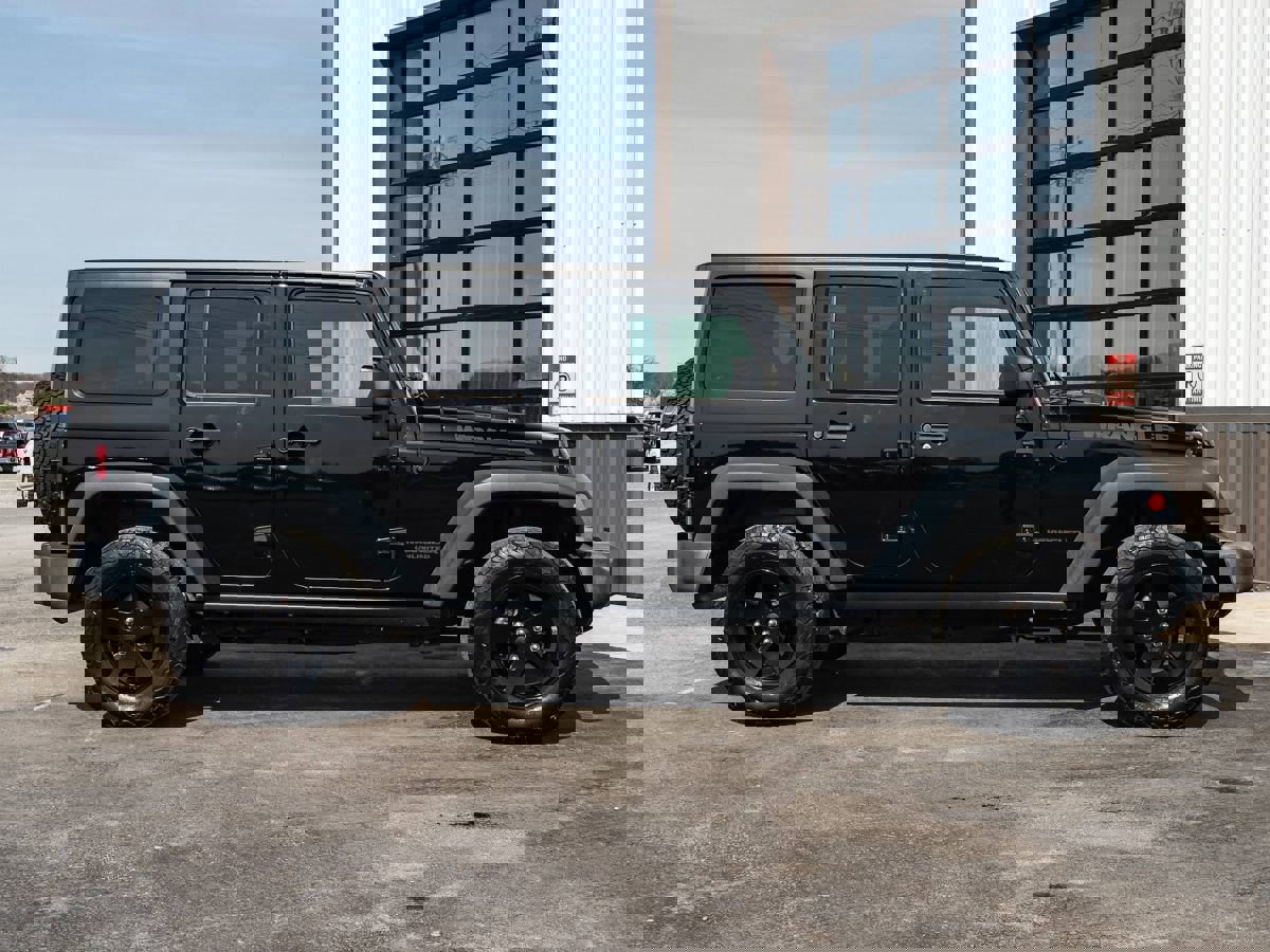 Used 2017 Jeep Wrangler Unlimited Sport image 4