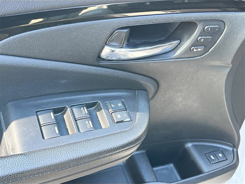 Used 2018 Honda Pilot Touring image 18