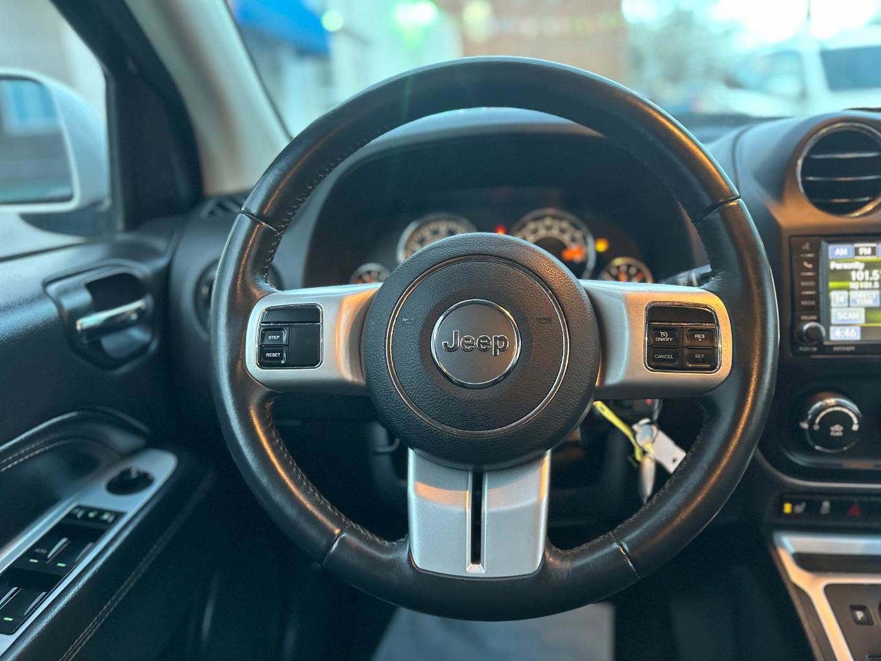 Used 2016 Jeep Compass Latitude image 42