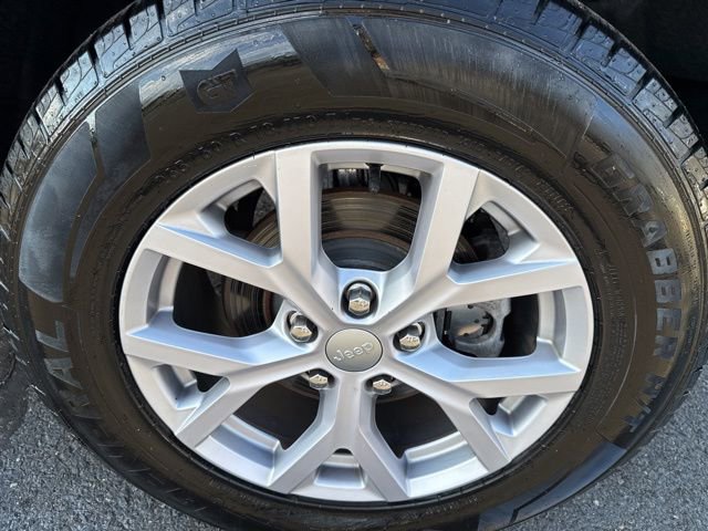 Used 2022 Jeep Grand Cherokee Limited image 10