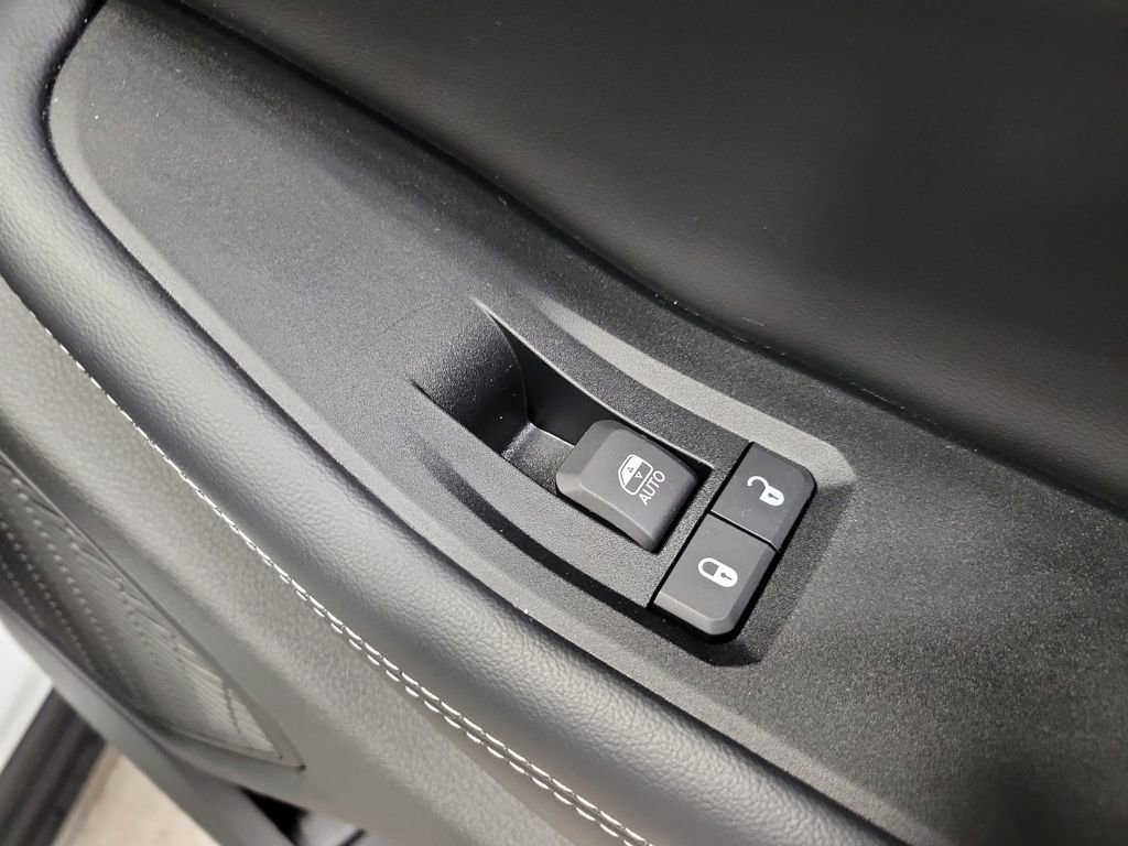 Used 2024 Jeep Grand Cherokee Laredo X image 27