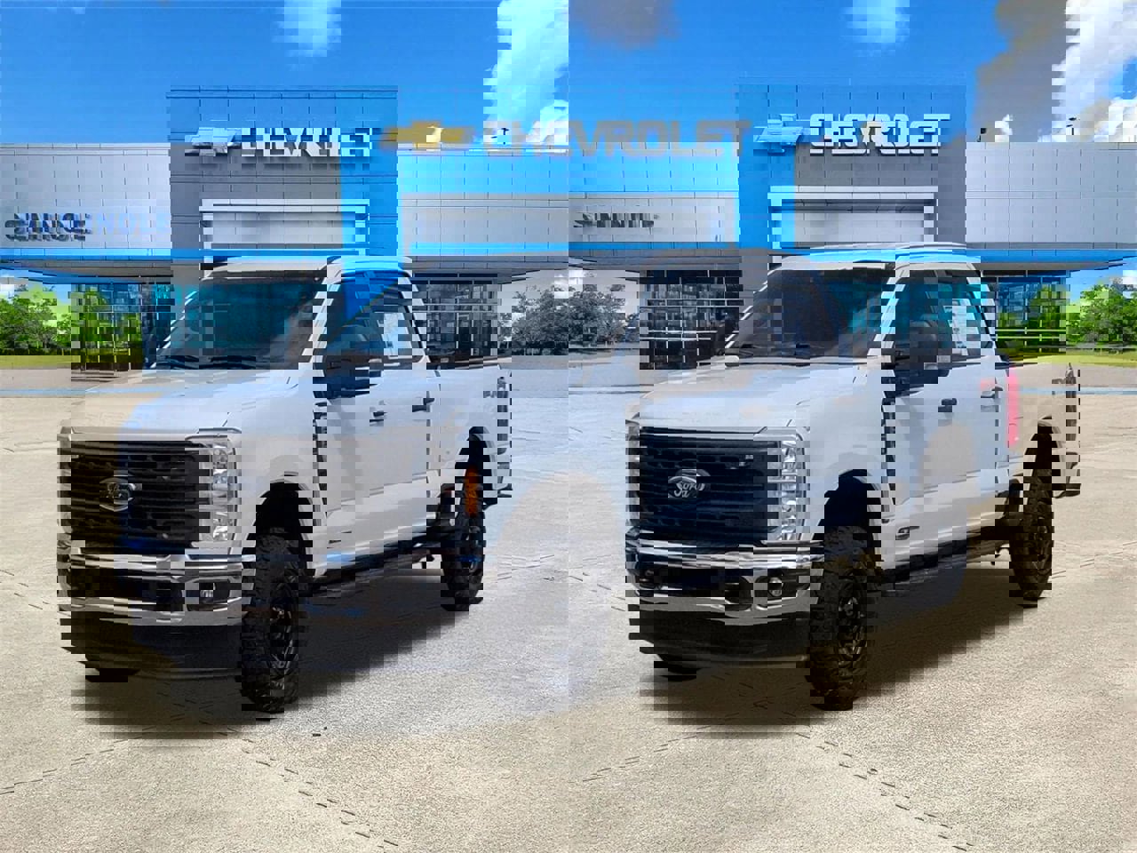 Used 2023 Ford F250 XL w/ FX4 Off-Road Package image 2