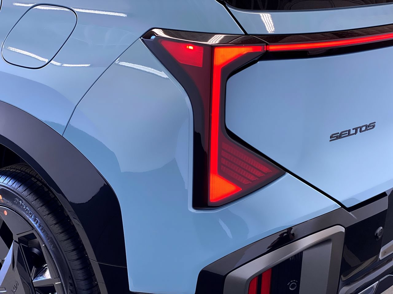 New 2027 Kia Seltos X-Line S w/ X-Line S Premium Package AWD/4WD image 9