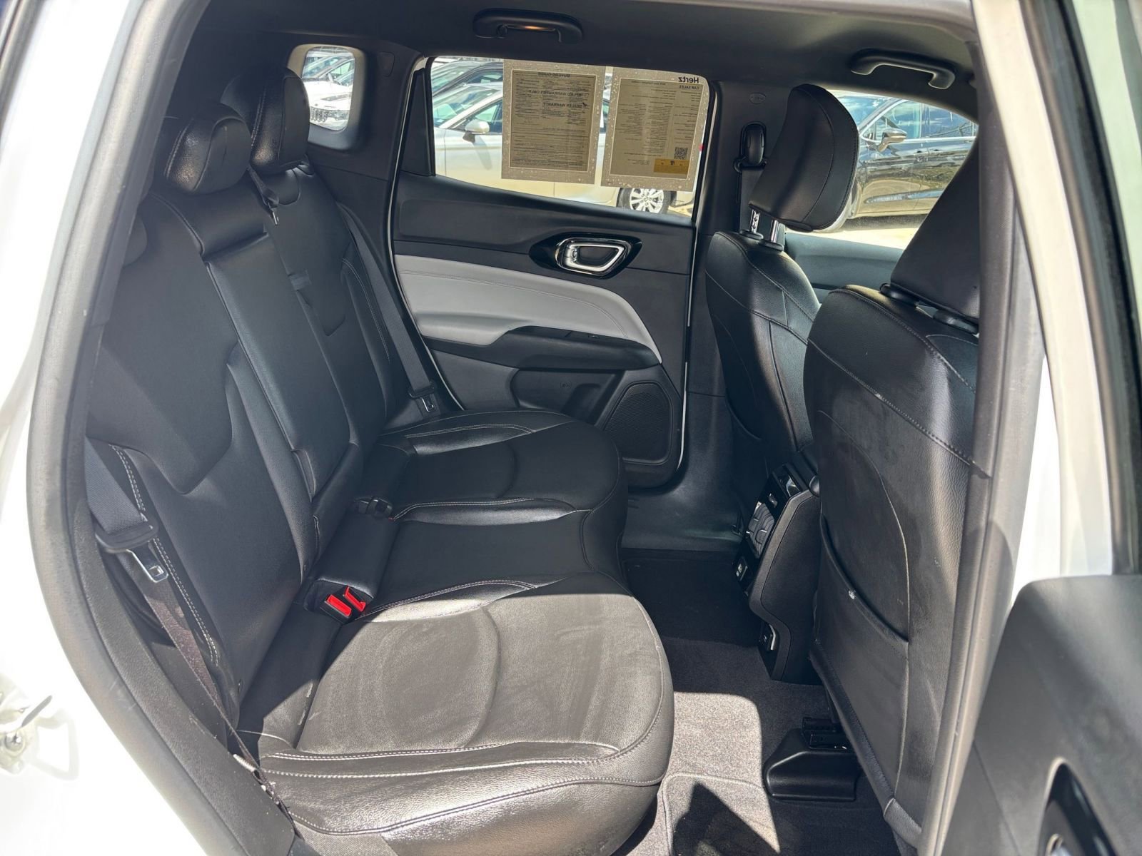 Used 2025 Jeep Compass Limited image 27