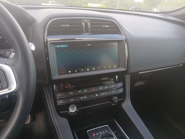 Used 2018 Jaguar F-PACE S AWD/4WD image 2