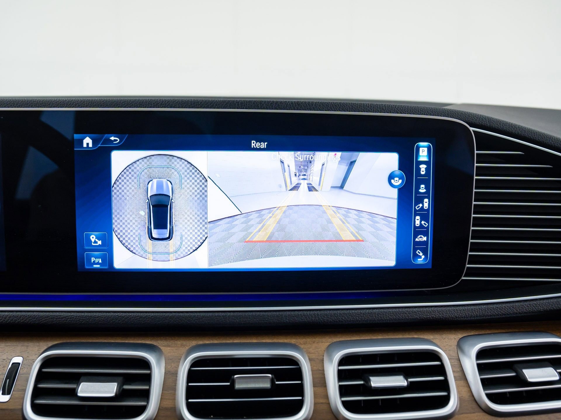 Certified 2024 Mercedes-Benz GLE 350 4MATIC w/ Driver Assistance Package image 30