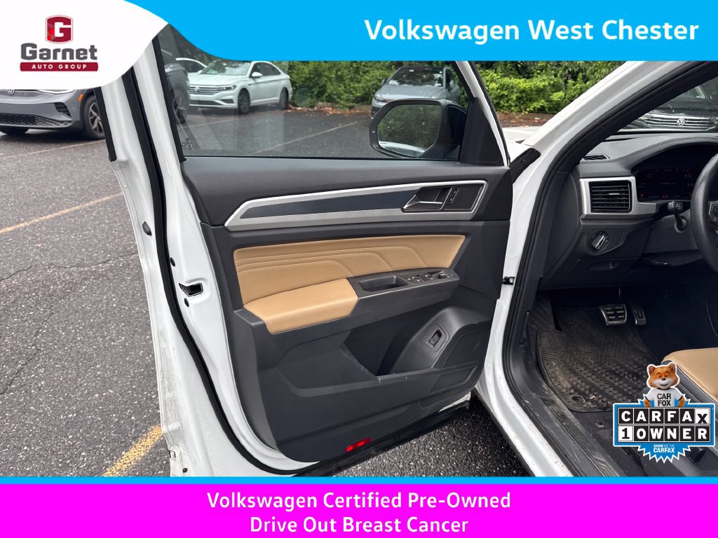 Certified 2023 Volkswagen Atlas Cross Sport SEL R-Line AWD/4WD image 13