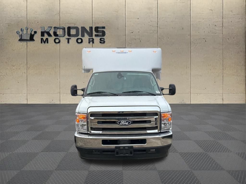 New 2026 Ford E-450 and Econoline 450 Super Duty w/ Power Equipment Group RWD image 3